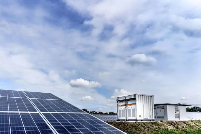 Importance of Solar Energy Storage Solutions for Residential Users in the Middle East